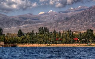 Lacul de munte Issyk-Kul Motive pentru a vizita Issyk-Kul