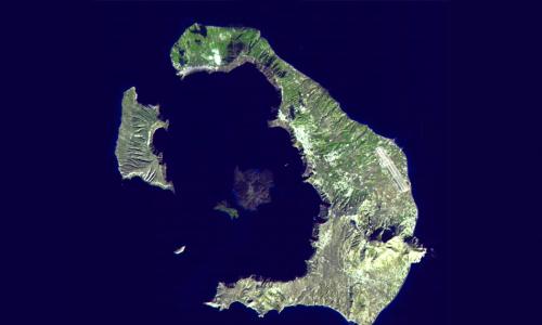 Pasaku sala — Santorini (aka Thira, aka Santorin, aka Fira)